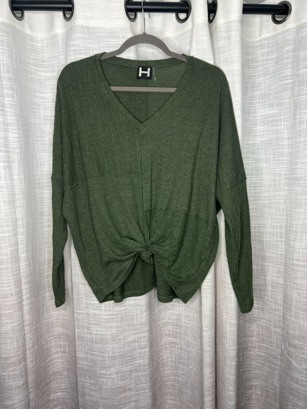 H By Bordeaux Green Top